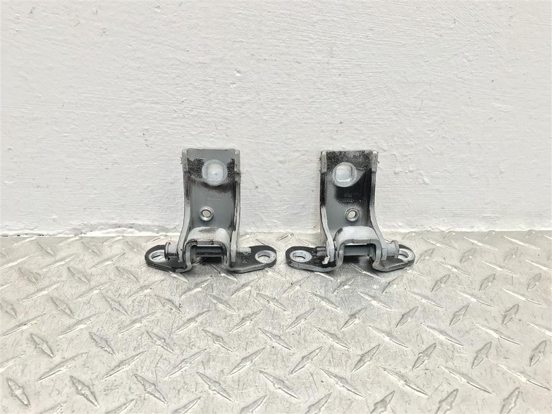 2008 FORD ESCAPE PASSENGER FRONT DOOR HINGES PAIR OEM 7L8Z-7822810-A