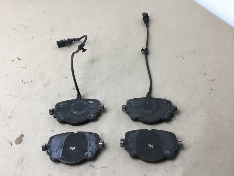 Bentley Bentayga 2019 V8 Rear Left Right Brake Pad Pads Set 4 PCS 16-20 :Y