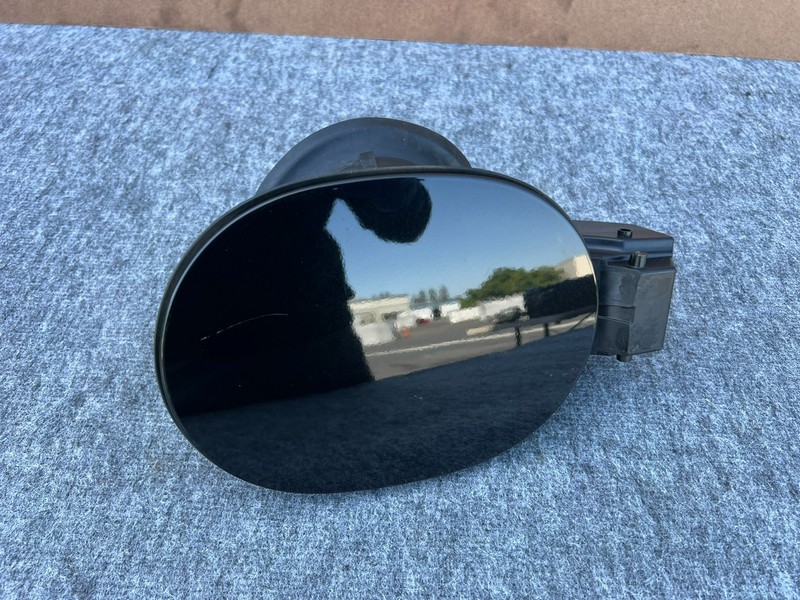 INFINITI QX60 2022-2026 OEM FUEL GAS TANK FILLER DOOR LID COVER ASSEMBLY (BLACK)