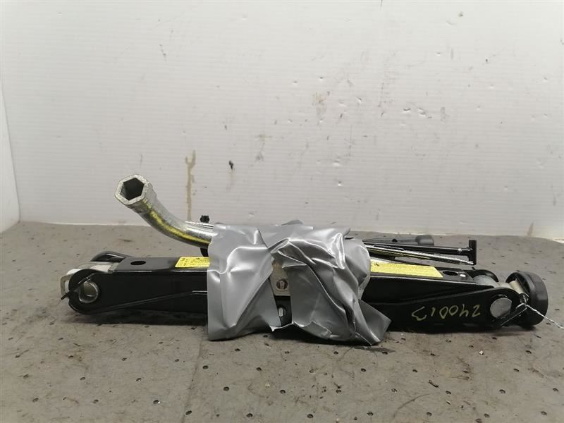 Jack and Tool Set Fits 2011 Audi A6