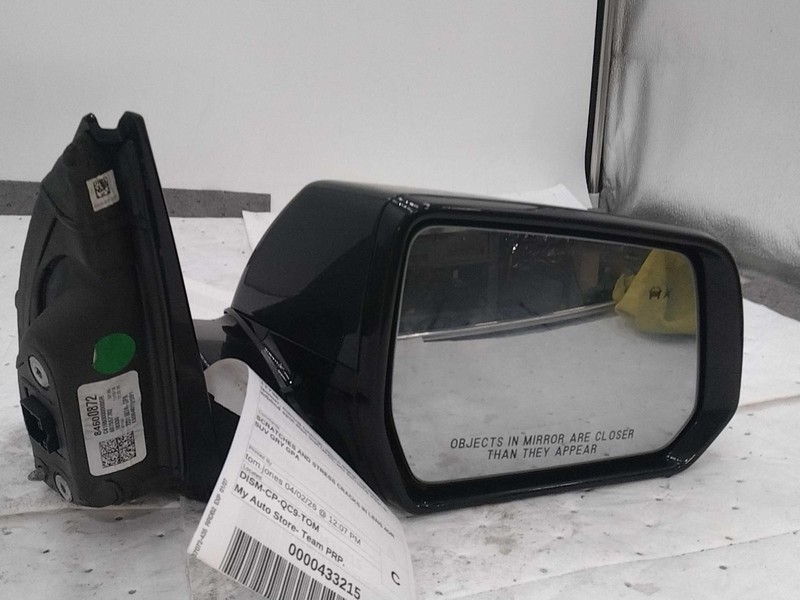 2019 Chevrolet Traverse Right Door Mirror - Grey - Scratches & Cracks