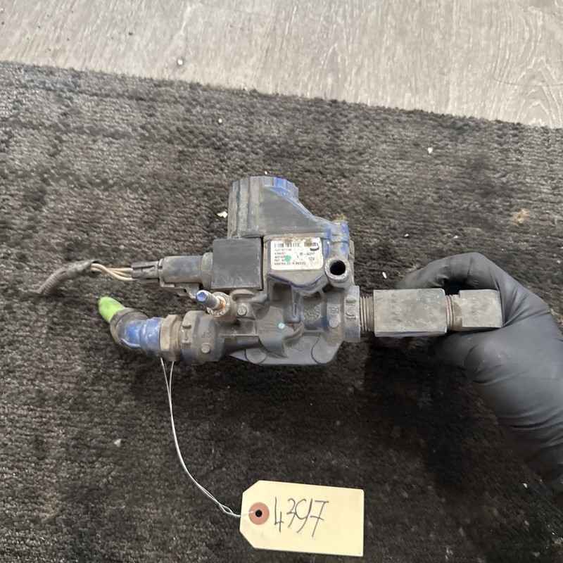 BENDIX ABS BRAKE VALVE REGULATOR K056051