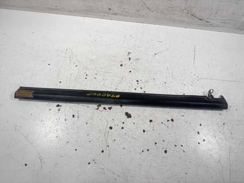 88-89 Honda Accord Coupe 1/4 Right Glass Belt Molding OEM