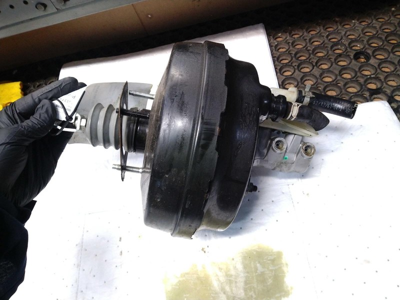 2013 Nissan Pathfinder Power Brake Booster OEM 472103JA0A 136K Miles Black