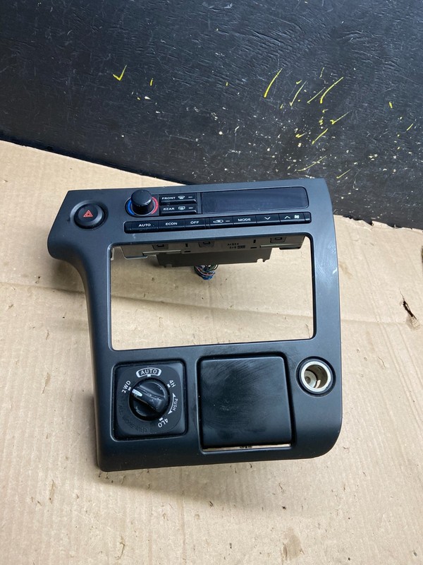 2003-2004 Nissan Pathfinder Radio AC Heat Climate Control Transef Bezel Y2342 DG