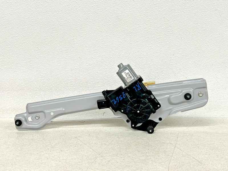 ⭐2016-2020 CADILLAC CT6 REAR LEFT SIDE DOOR WINDOW REGULATOR W/MOTOR OEM LOT2562