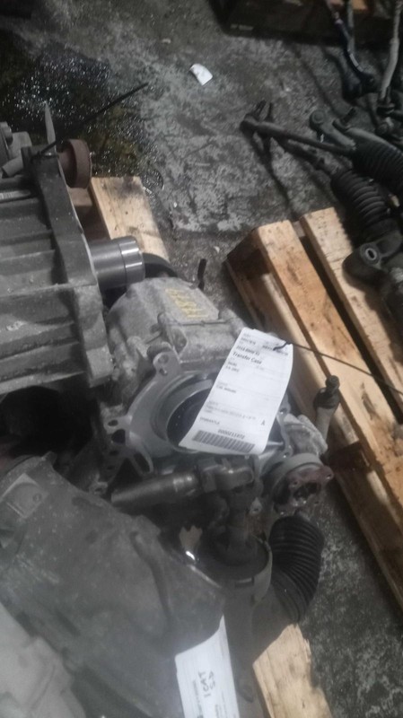 2015 BMW X1 4WD Transfer Case Assembly OEM 27107643755 119K Miles Black
