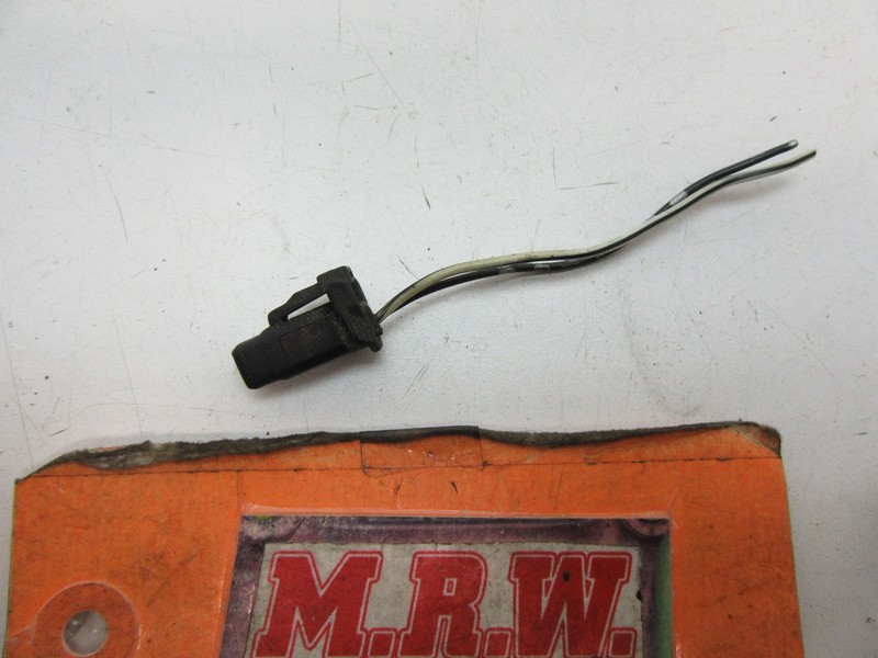 WIRE PLUG CONNECTOR PIG TAIL HARNESS END CLIP OFF HOOD LATCH LOCK CAR SWITCH