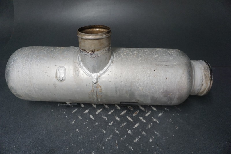 1999-2005 Yamaha OEM Exhaust Muffler Water Lock Box Freshwater WaveRunner XL