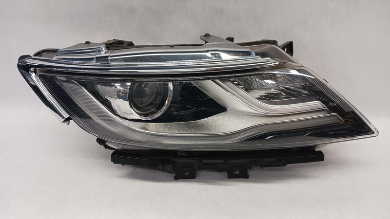 15-'18 LINCOLN MKC Right passenger headlight HID OEM Grade B