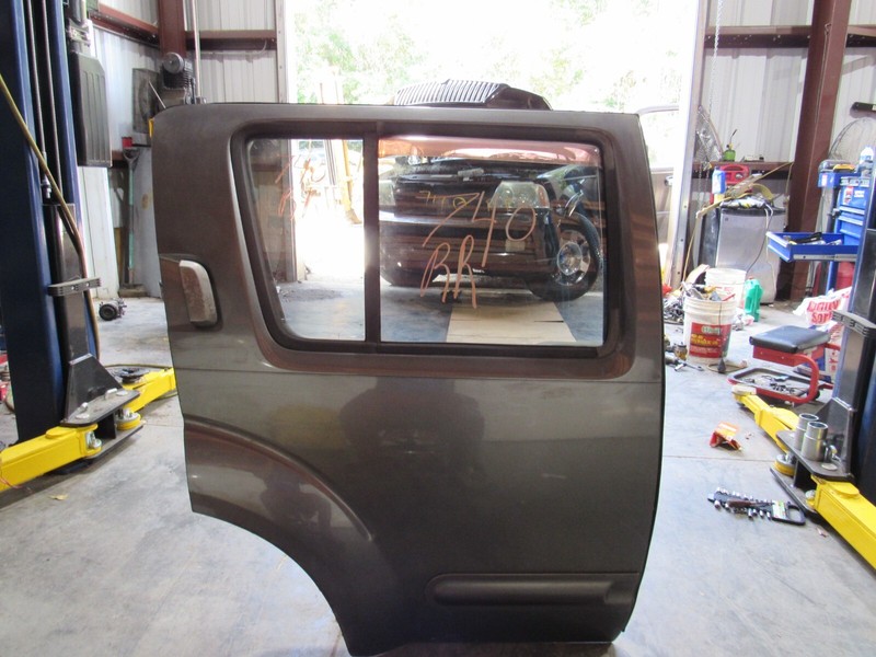 2005-20012 NISSAN PATHFINDER RIGHT PASSENGER REAR ELECTRIC DOOR ASSEMBLY OEM