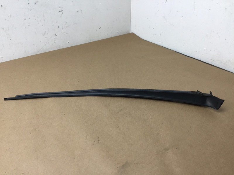 Mercedes CL550 W216 2011 Front Left Driver Windshield Molding Trim 07-14 ;:A