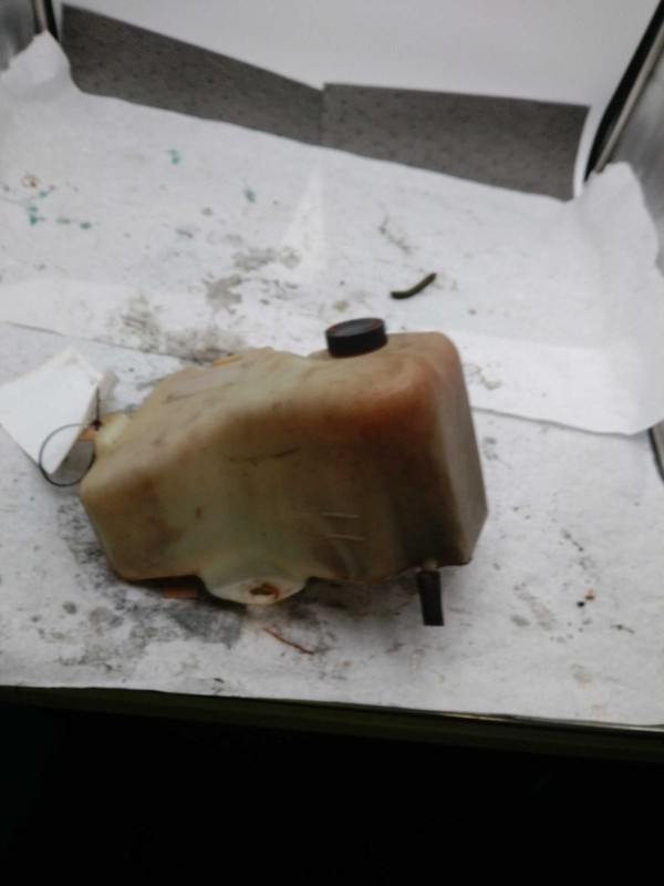 2001 Buick LeSabre Engine Coolant Reservoir OEM 25725820 3.80L Used