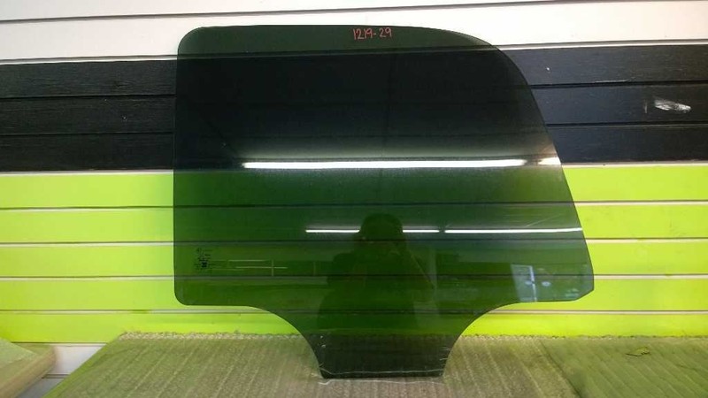 03 YUKON SLT 5.3L AT DRIVER LEFT REAR WINDOW DOOR GLASS OEM 1219-29