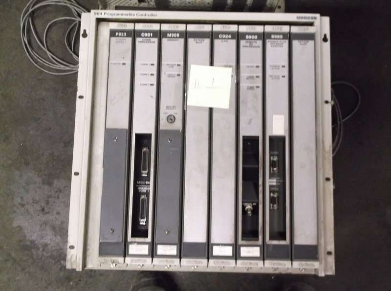 Modicon 984 Programmable Controller w/ 8 Modules LR32678 AS-P933-007 PS-984B-864