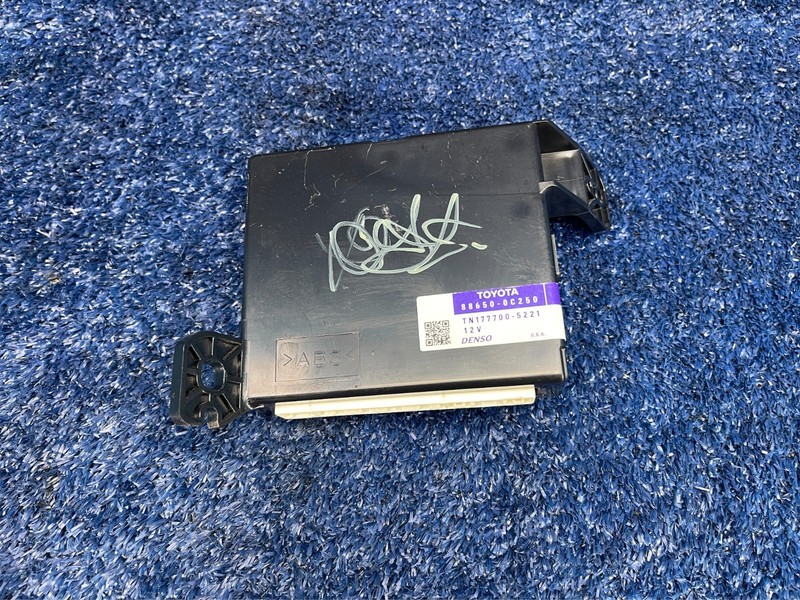 2007–2013 Toyota Tundra Temperature Control Module OEM 88650-0C170
