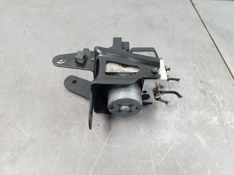 2003 03 04 Mercury Marauder ABS Brake Pump Module #5857 V1