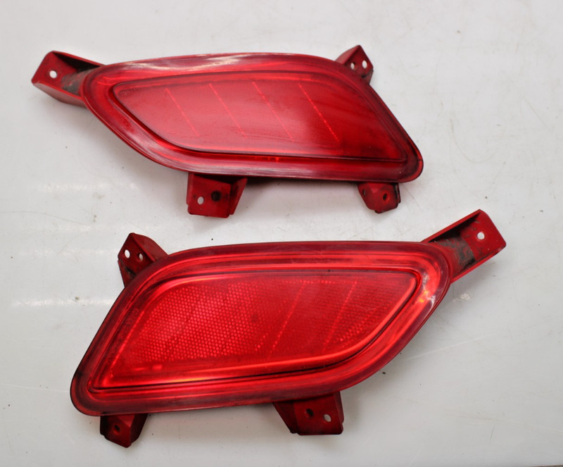 2012 - 2017 Hyundai Veloster Rear bumper reflector marker lights L&R OEM SET