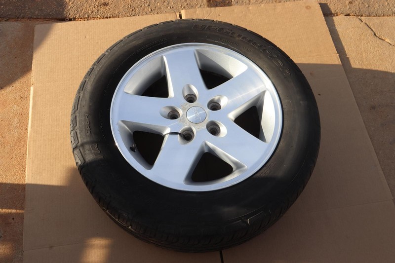 2007-2018 JEEP WRANGLER WHEEL RIM TIRE BFGOODRICH 235/60 R17 17X7.5 5 SPOKE OEM