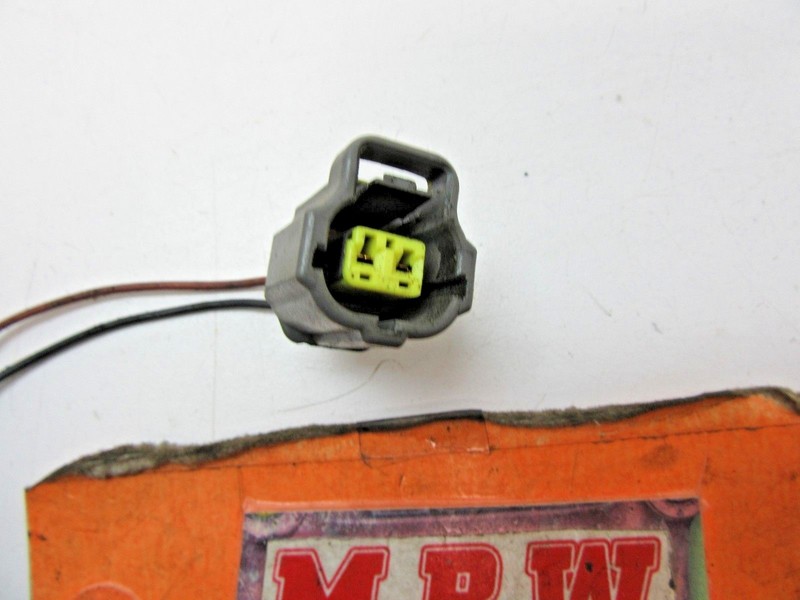 WIRE PLUG CONNECTOR PIG TAIL HARNESS CLIP OFF COOLANT TEMPERATURE SENSOR WATER