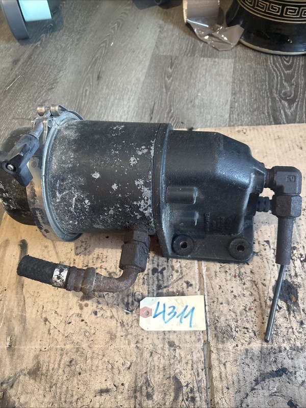 INTERNATIONAL MANN+HUMMEL OIL FILTER HOUSING 6890612624