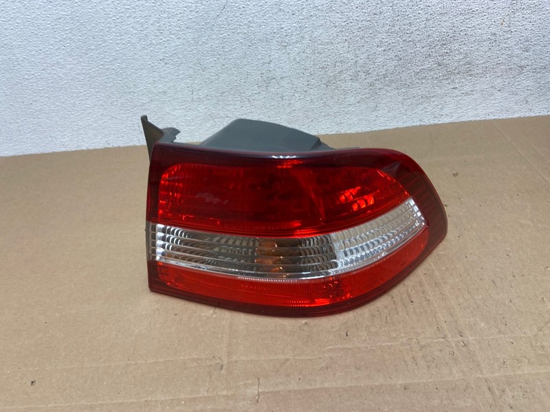 2000 2001 Lexus ES300 Outer Right Passenger RH Side Tail Light Oem AE4977 LK