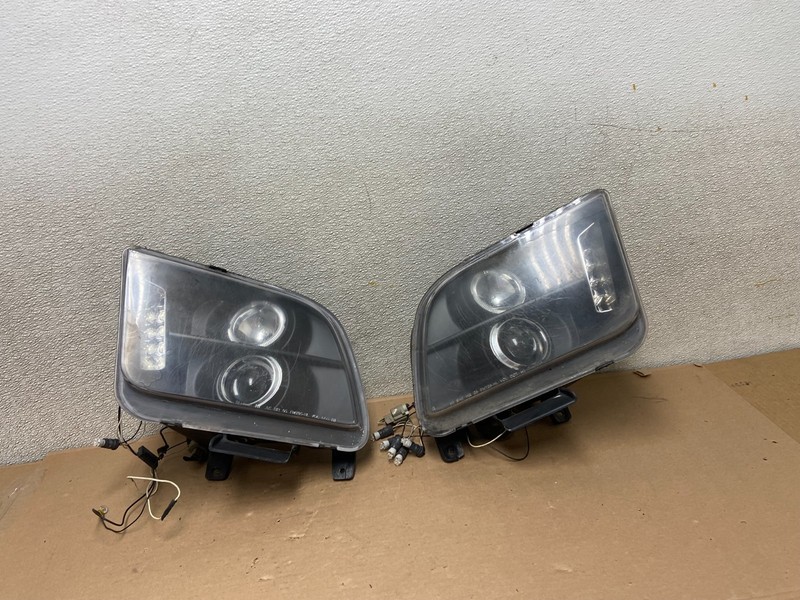 2005 to 2009 Ford Mustang Left+Right Set LED Black Halogen Headlight AA9873 DG