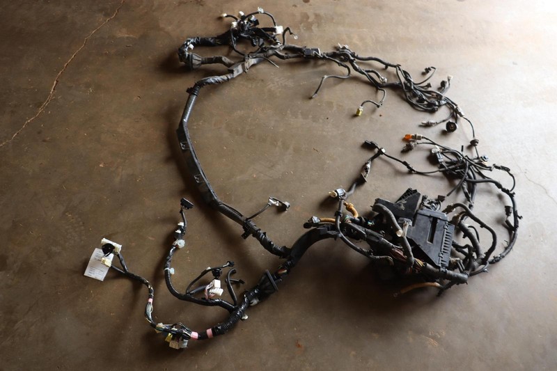 2008 LEXUS RX400 HYBRID FRONT ENGINE BAY WIRE WIRING HARNESS W/ FUSE BOX OEM