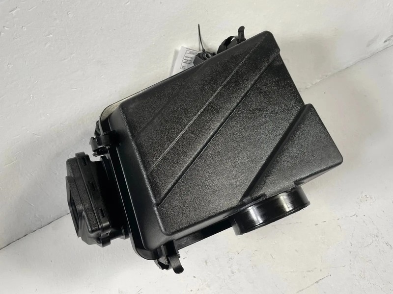 22 - 23 GENESIS G70 ENGINE AIR INTAKE CLEANER FILTER HOUSING BOX 2.0L # 108136