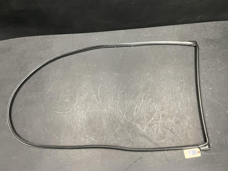 Rear Left Door Weatherstrip 2022 Subaru Forester 63512-SJ010 2019 2020 2021 2023