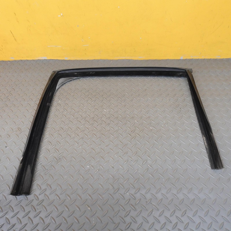 2018-2024 ALFA ROMEO STELVIO REAR LEFT DRIVER SIDE DOOR WEATHER STRIP SEAL OEM
