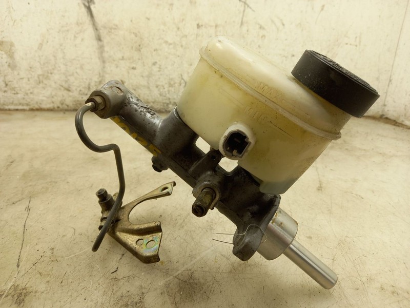 04 TOYOTA TACOMA BRAKE MASTER CYLINDER WITH SKID CONTROL