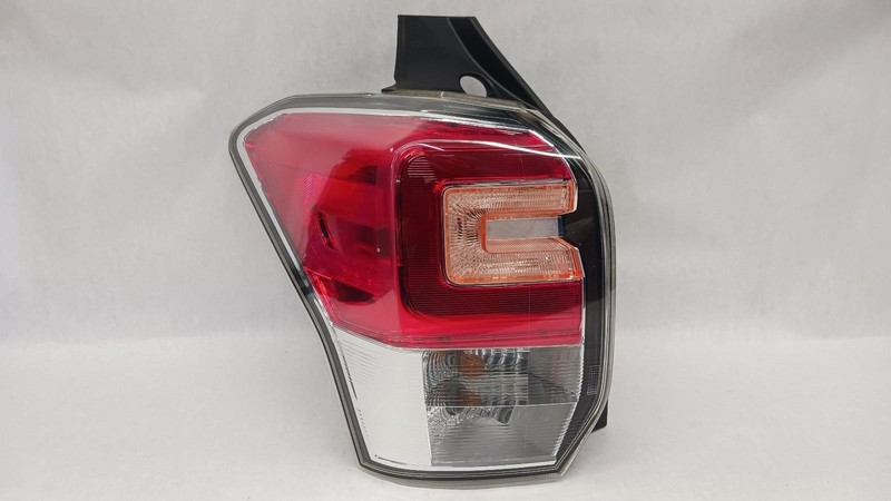 17-'18 SUBARU FORESTER Left driver Taillight OEM Grade A!