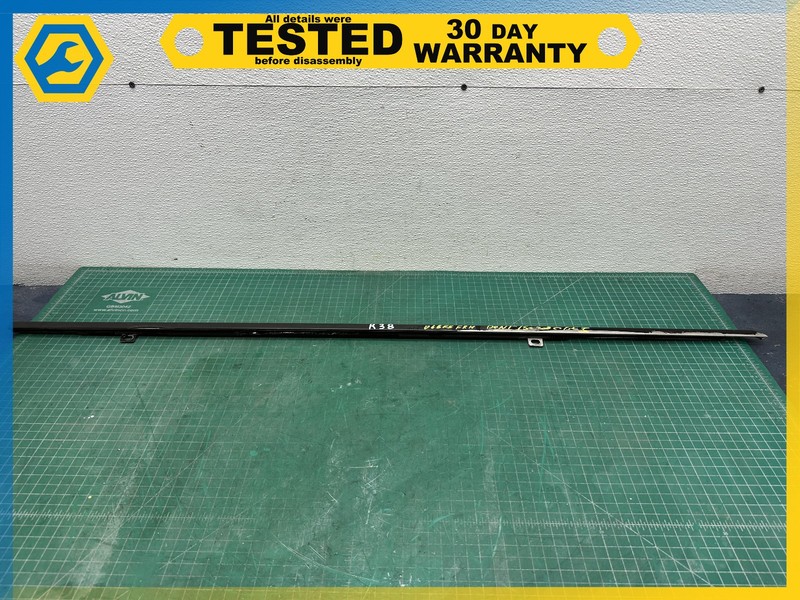 06-12 BENTLEY Flying Spur FRONT RIGHT DOOR WINDOW OUTER WEATHERSTRIP SEAL OEM