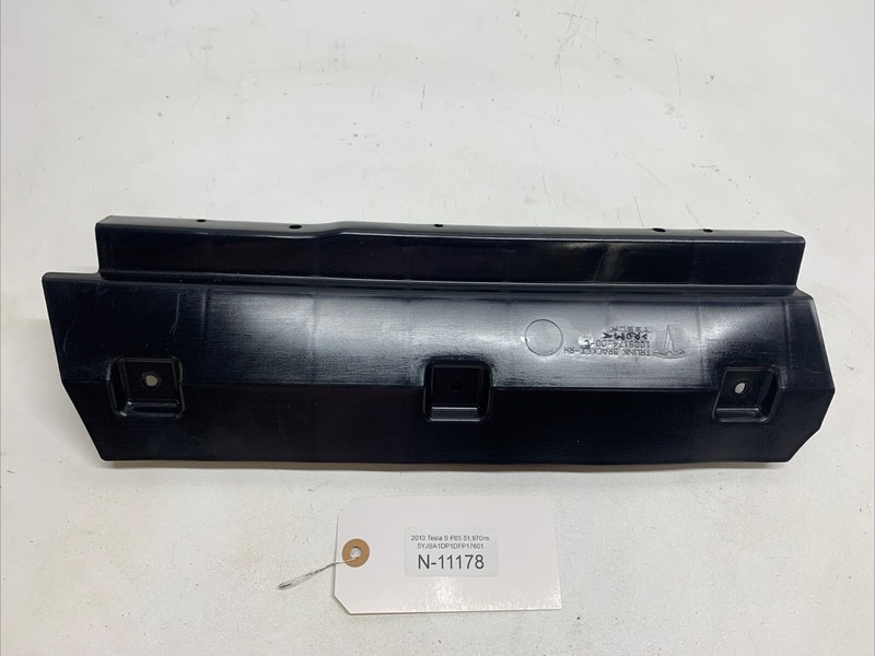 12-21 Tesla Model S TRUNK TRIM BRACKET-RIGHT PASSENGERS-1009174-00-E 11178 B76