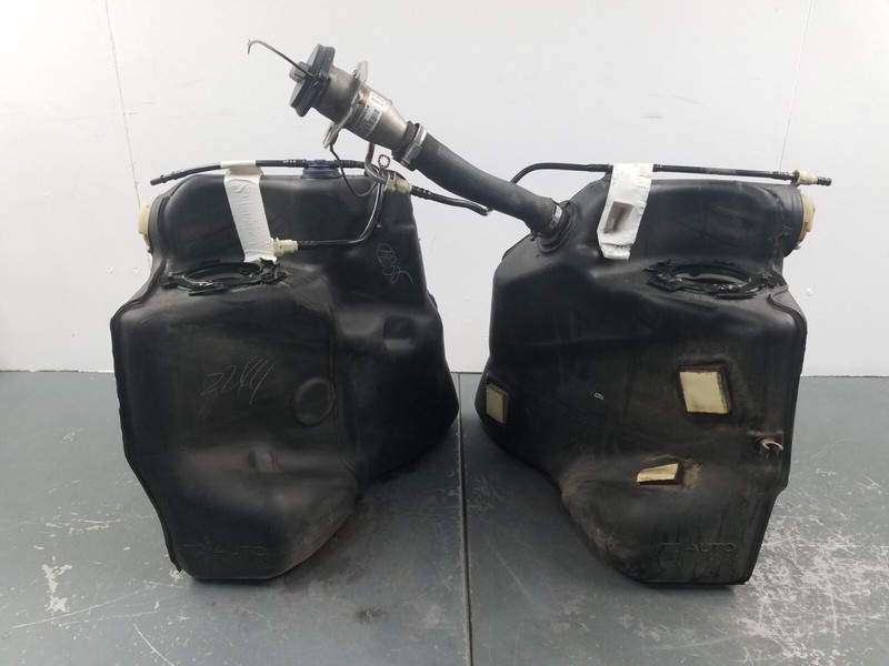 2006 Chevy Corvette C6 Z06 Fuel Tanks / Filler Neck #7398 K6