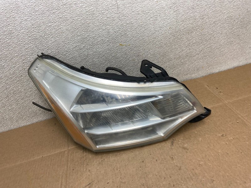 2008 2009 2010 2011 Ford Focus Right Passenger Rh Side Headlight Y8650 DW