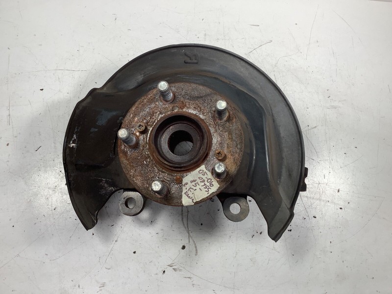 05-010 Honda Odyssey Right Front Knuckle OEM