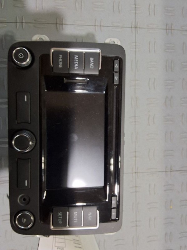 2015-2016 Volkswagen JETTA Radio Receiver w/Navigation ID 1Q0035274B