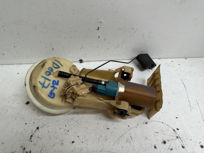 1997-2000 BMW Z3 2.8L Fuel Gas Pump w Sending Unit & Bracket Oem