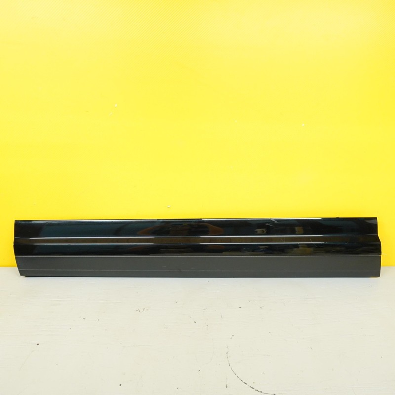 2015-2018 PORSCHE CAYENNE FRONT LEFT SIDE LOWER DOOR MOLDING OEM 7P58377870