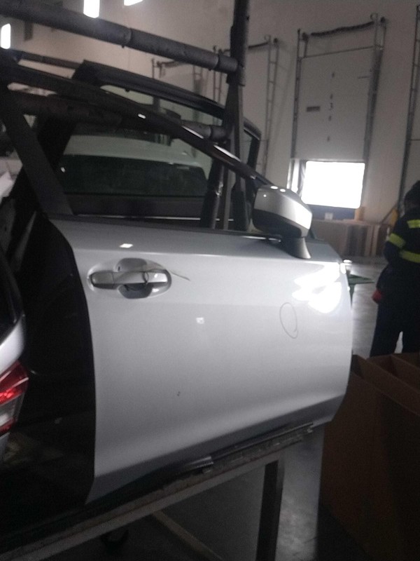 2018 Subaru XV Crosstrek Right Door Silver Used OEM 699268 90K Miles