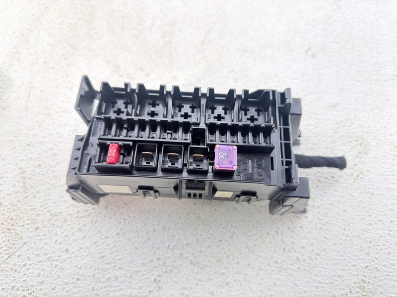 20-24 BUICK ENCORE GX FUSE RELAY JUNCTION DISTRIBUTION BOX FUSEBOX OEM