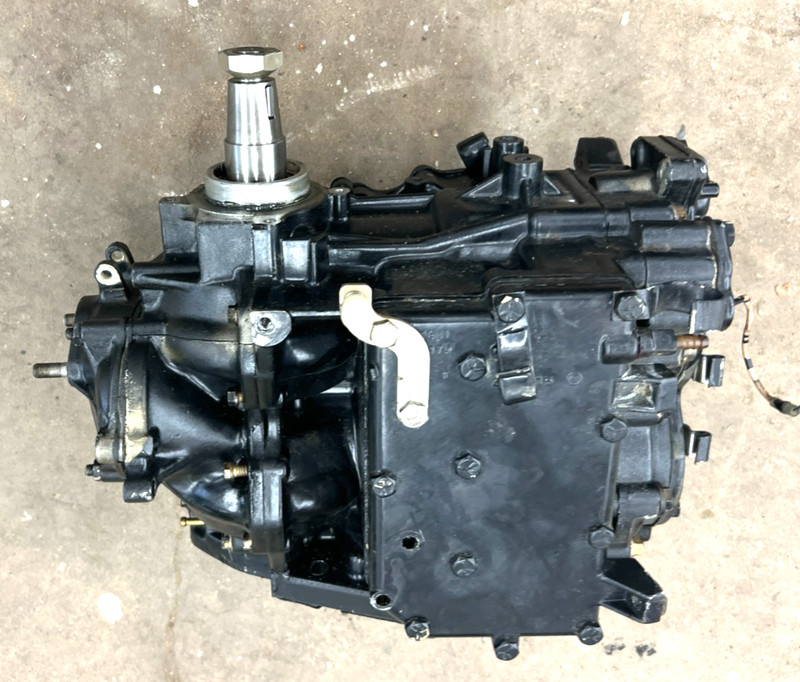 Evinrude Johnson 30hp Outboard Cylinder Power-Head Engine-Block Crankcase Assy