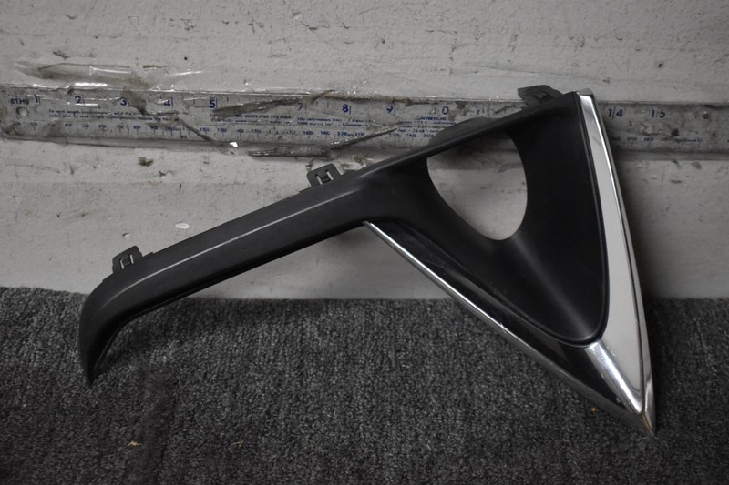 2016-2019 LEXUS RX350 BASE FOG LIGHT TRIM RIGHT SIDE FACTORY OEM