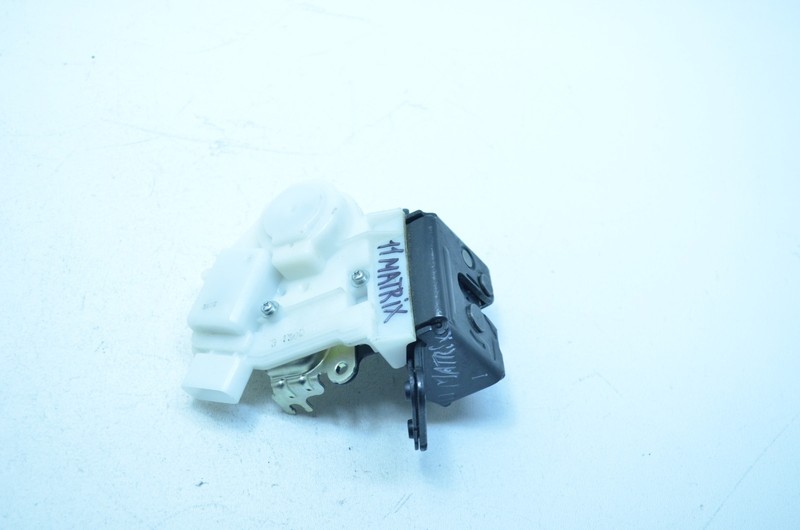 09-14 TOYOTA MATRIX REAR TRUNK LOCK LATCH ACTUATOR OEM