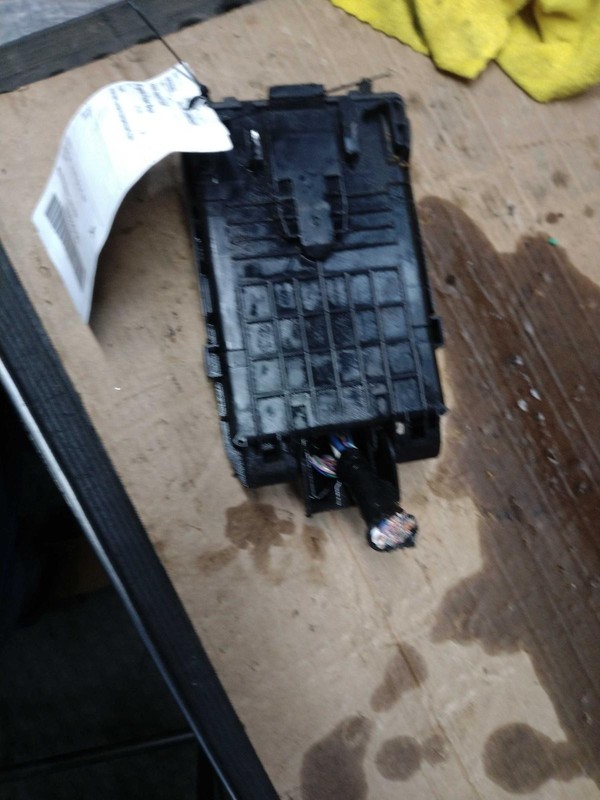 2009 INFINITI G37 Fuse Box OEM Blue 24312JL00A 120K Miles Warranty 6 Months