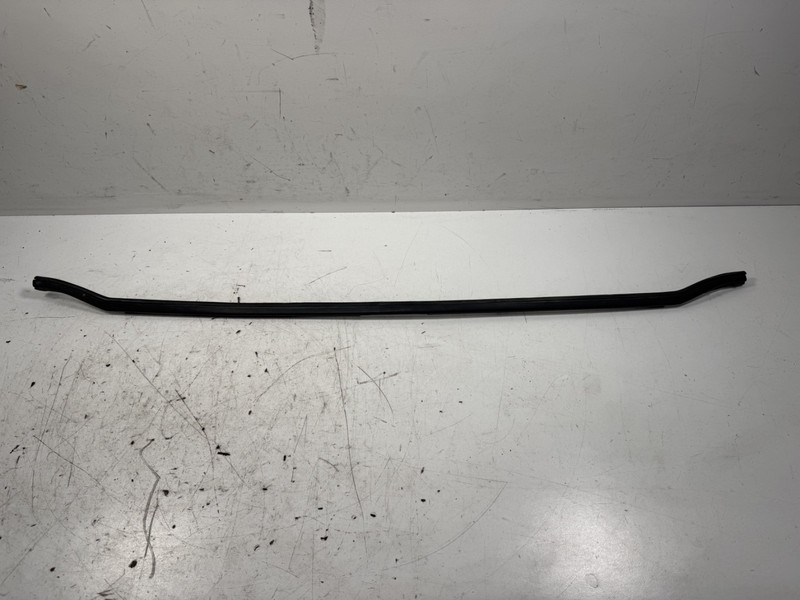 85-87 Honda Prelude Si Hood Molding Assembly 62320-SF0-670 OEM