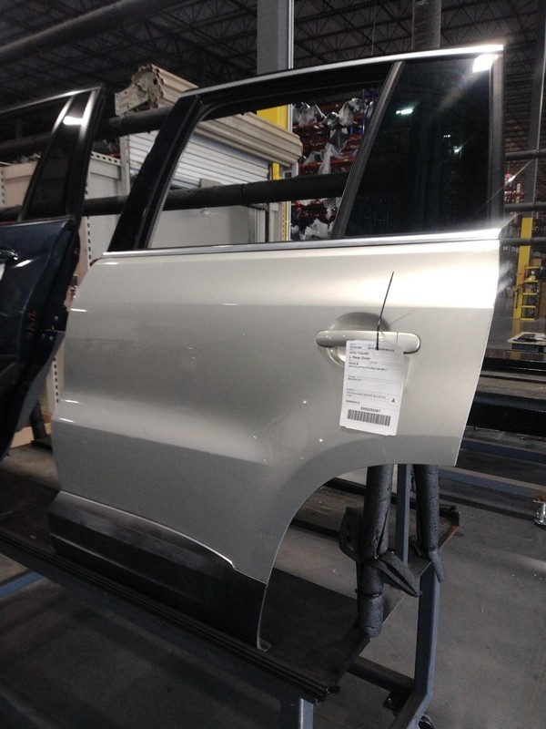 2015 Volkswagen Tiguan Left Rear Door Silver Good Condition 140K Miles