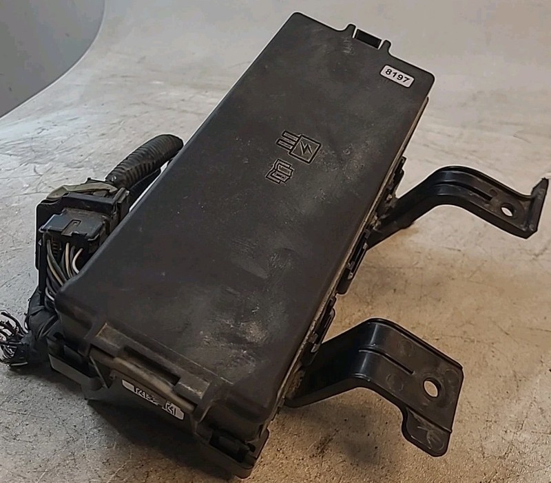 2010-2012 Ford Fusion 2.5L Engine Fuse box w/ Pigtail Harness BE5T-14290-E OEM